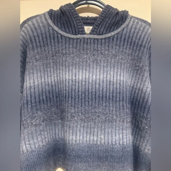 Serie offline Blue striped ombré Hooded Women's Sweater size medium - Picture 3 of 5